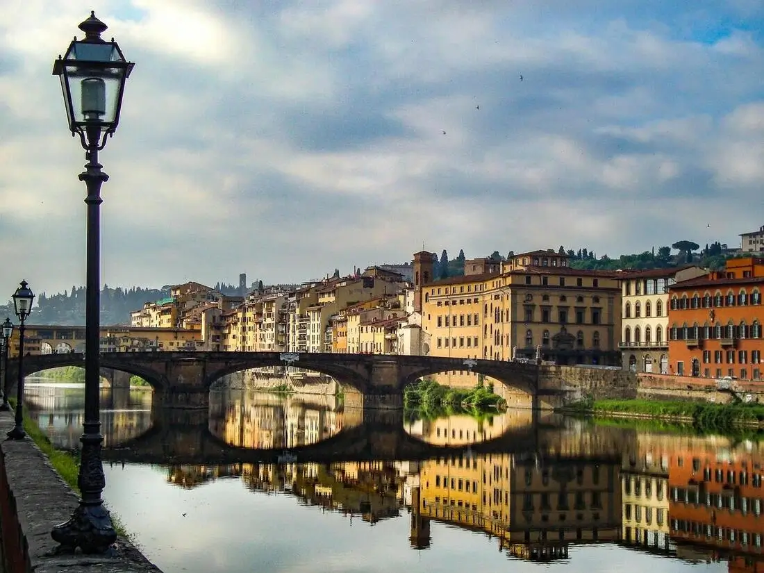 Milan to Florence, with private car service with chauffeur