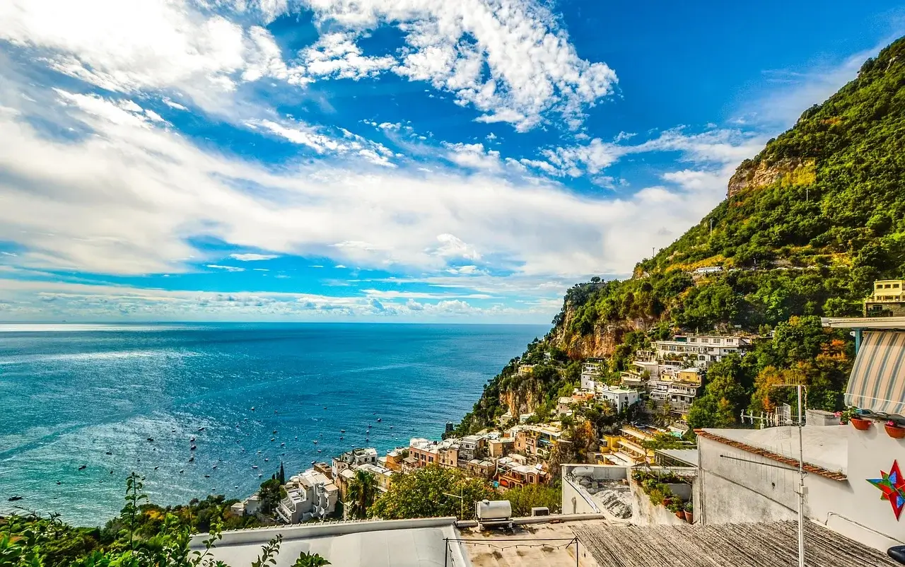 Positano&rsquo;s colorful coastline, Amalfi Coast, Italy
