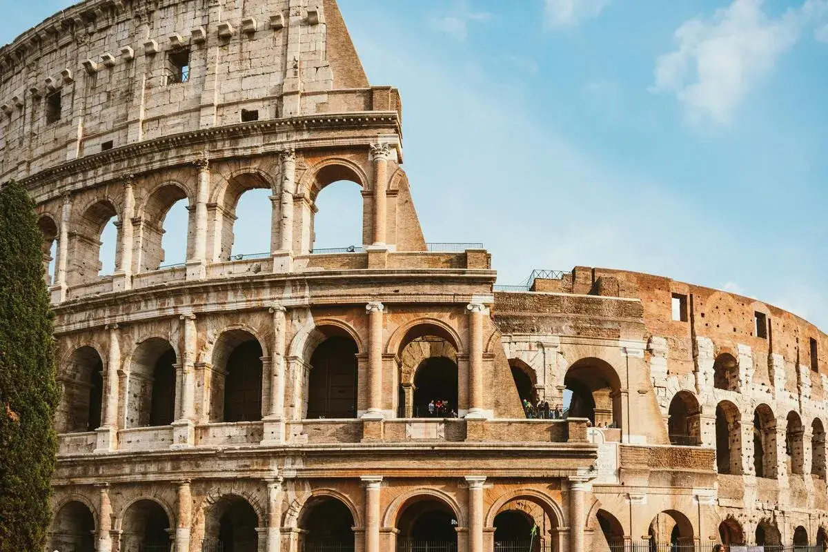 How to chose the best car service in Rome Italy