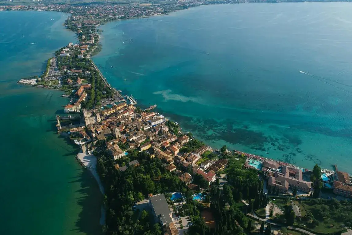 sirmione-lake-garda-charming-town