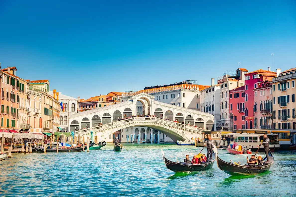 Private Mercedes chauffeur van Piazza San Marco Venice day trip from Milan